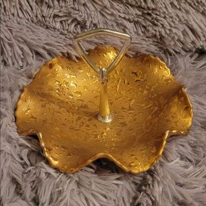 Vintage Bel-Terr Cina 22kt candy/jewelry Trinket dish with handle.